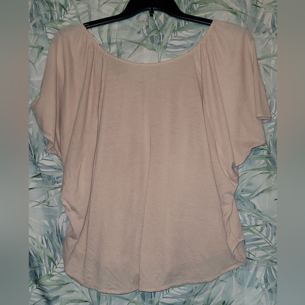 Women's Top - Picture 2 of 3